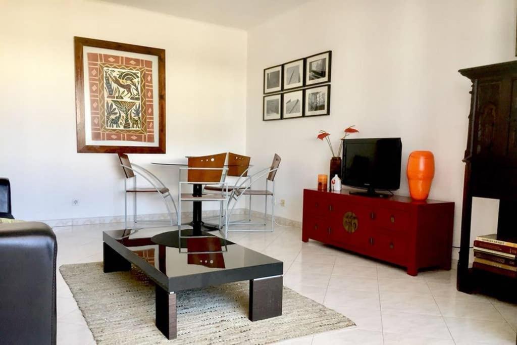Beach House Quarteira Exterior photo